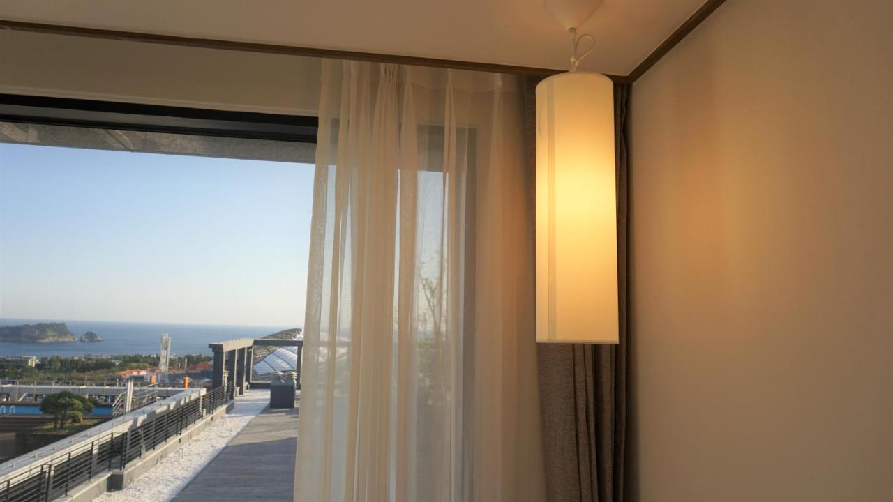 Tamara Jeju Hotel Согвипхо Экстерьер фото