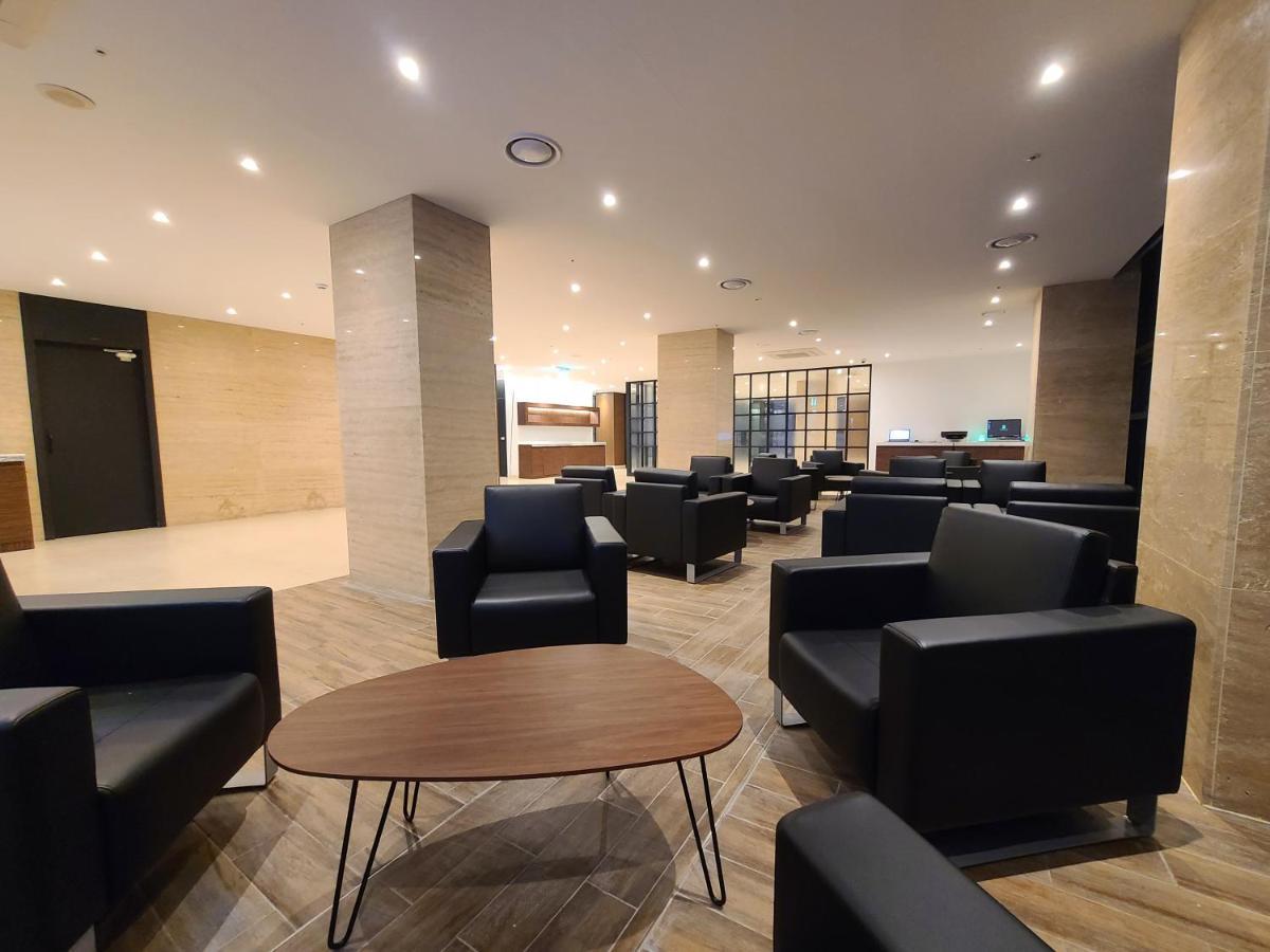 Tamara Jeju Hotel Согвипхо Экстерьер фото