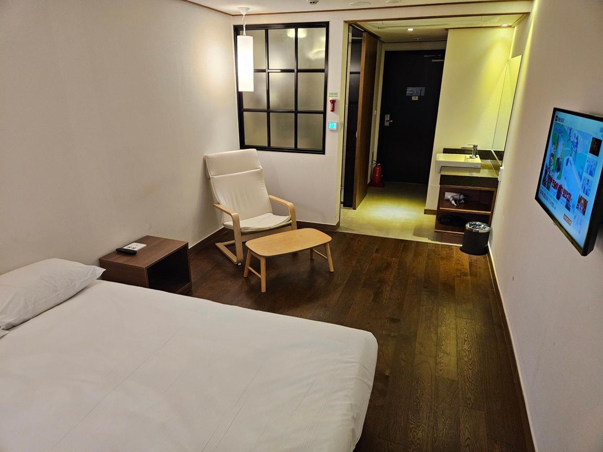 Tamara Jeju Hotel Согвипхо Экстерьер фото