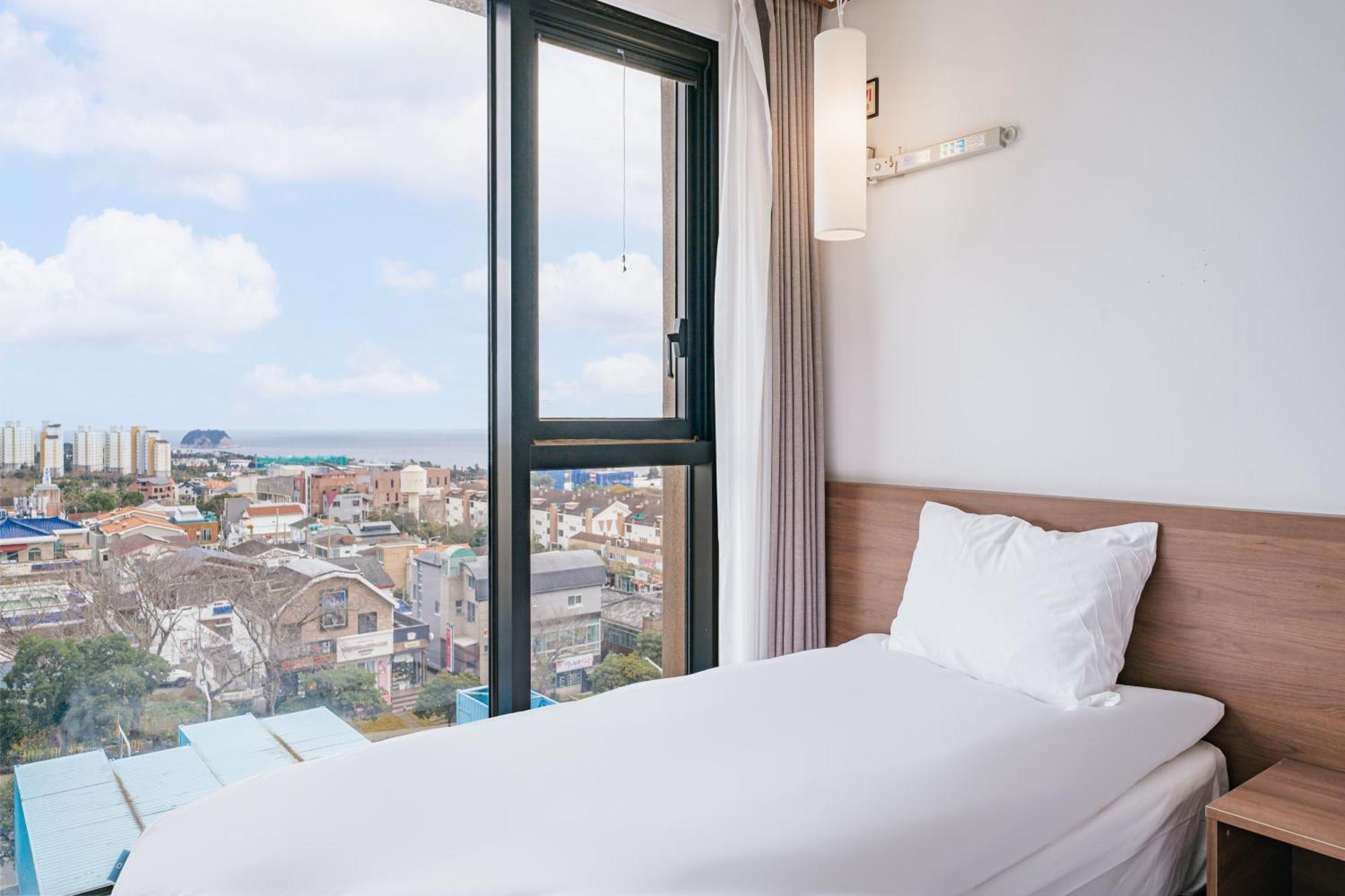 Tamara Jeju Hotel Согвипхо Экстерьер фото