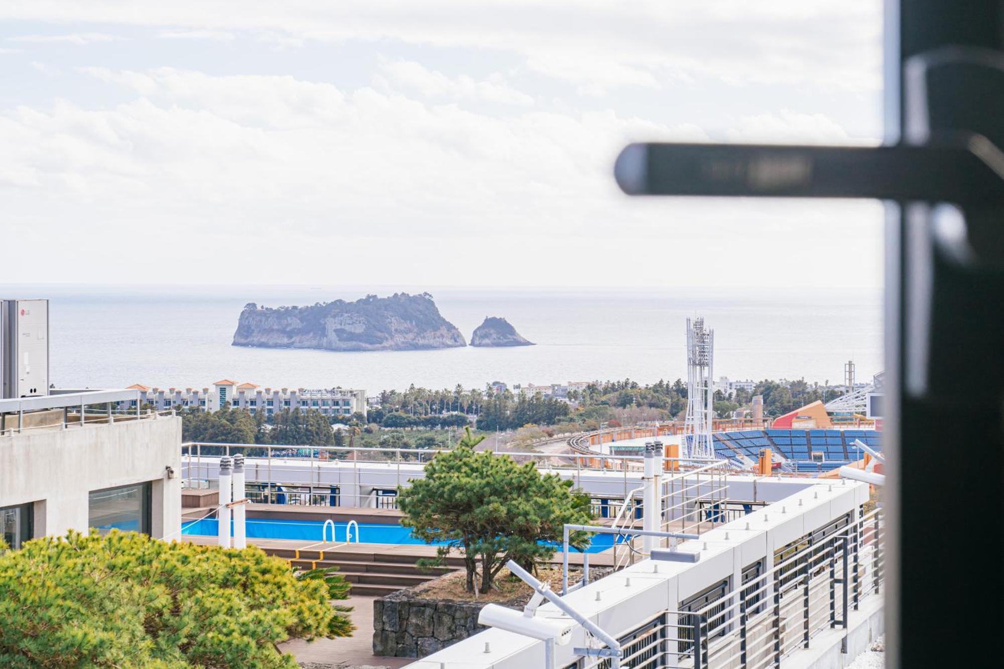 Tamara Jeju Hotel Согвипхо Экстерьер фото