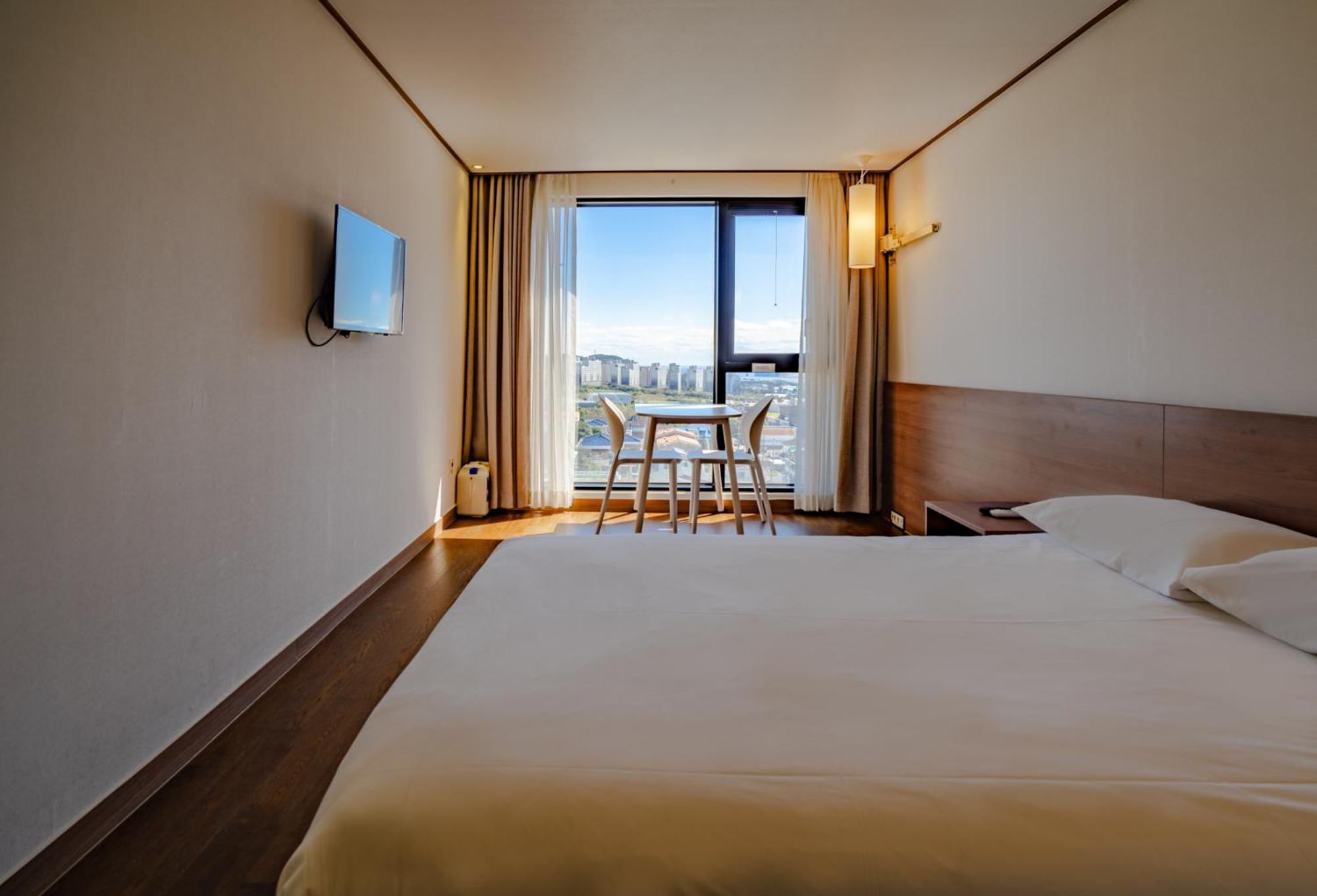 Tamara Jeju Hotel Согвипхо Экстерьер фото